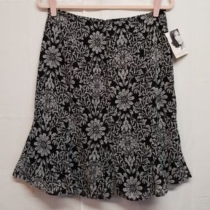 Jaclyn Smith Black/White Floral Trumpet Skirt  12
